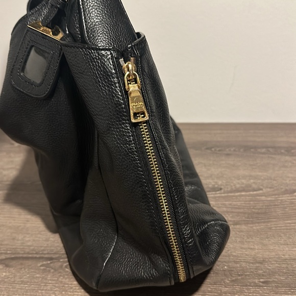 Black leather Prada Purse - Picture 6 of 15